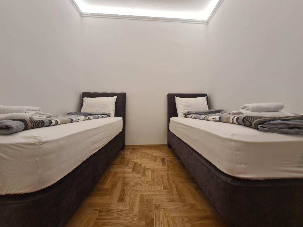Crown Apartment - Your Most Comfortable Stay ベオグラード エクステリア 写真
